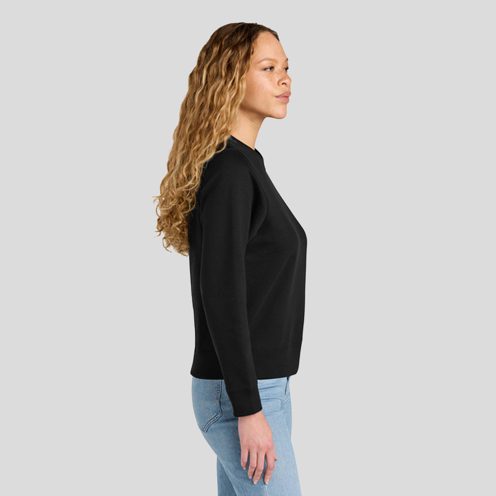 Womenโs V.I.T.โข Fleece Crew | Black