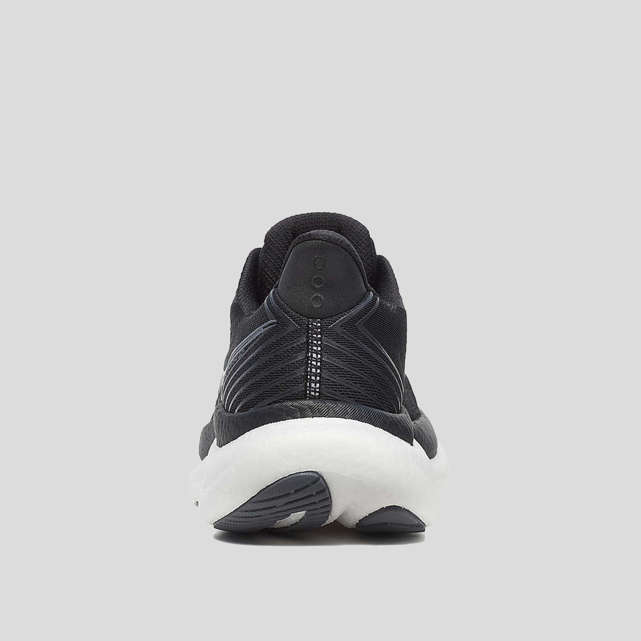 Triumph 23 | Black/White